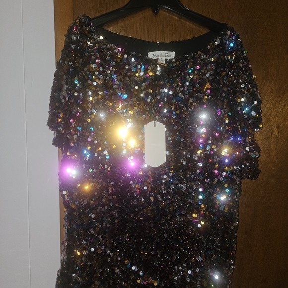 Bling Fling Sequin Top - Picture 12 of 15